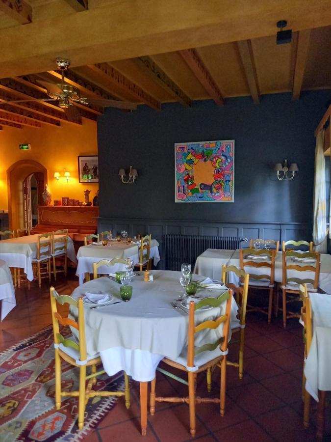 Auberge Des Chasseurs Échenevex Exteriör bild