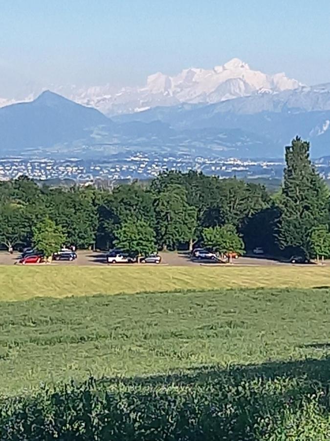 Auberge Des Chasseurs Échenevex Exteriör bild