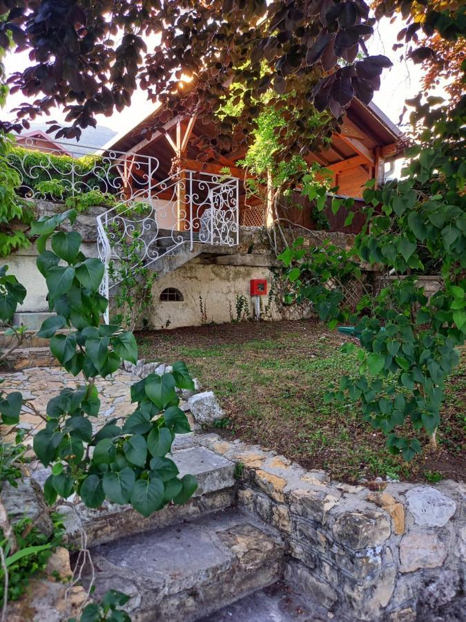 Auberge Des Chasseurs Échenevex Exteriör bild