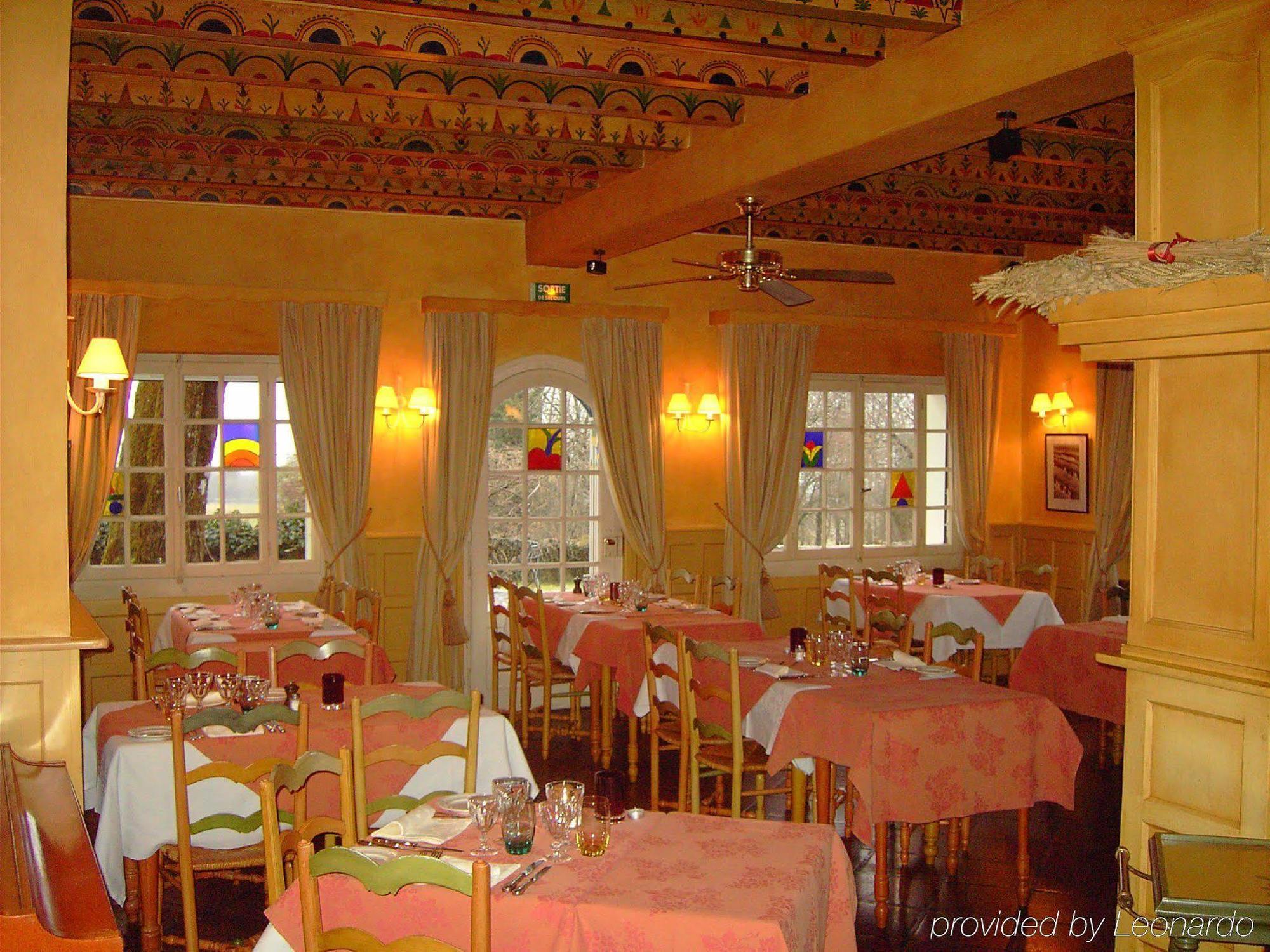 Auberge Des Chasseurs Échenevex Restaurang bild