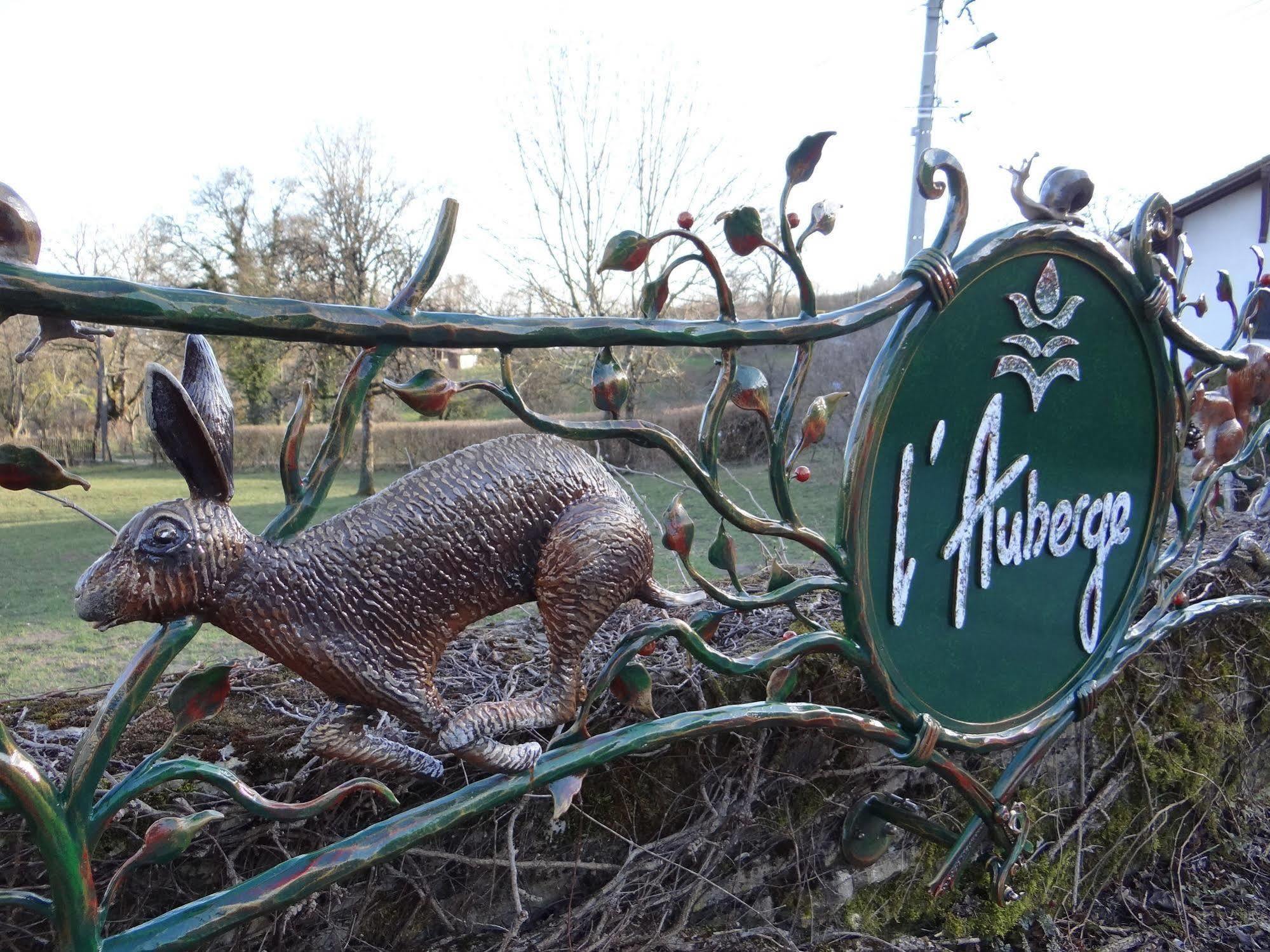 Auberge Des Chasseurs Échenevex Exteriör bild