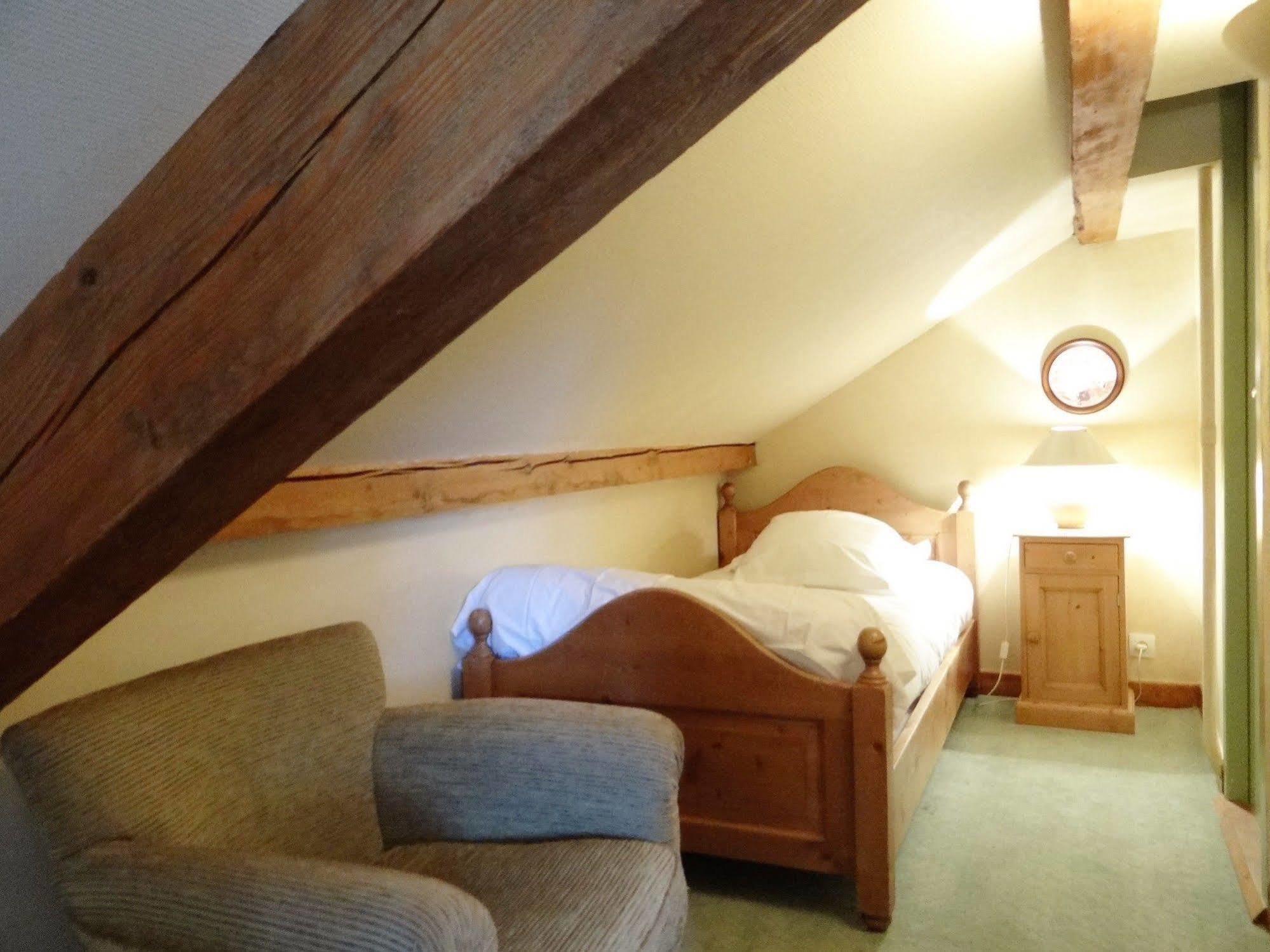 Auberge Des Chasseurs Échenevex Exteriör bild