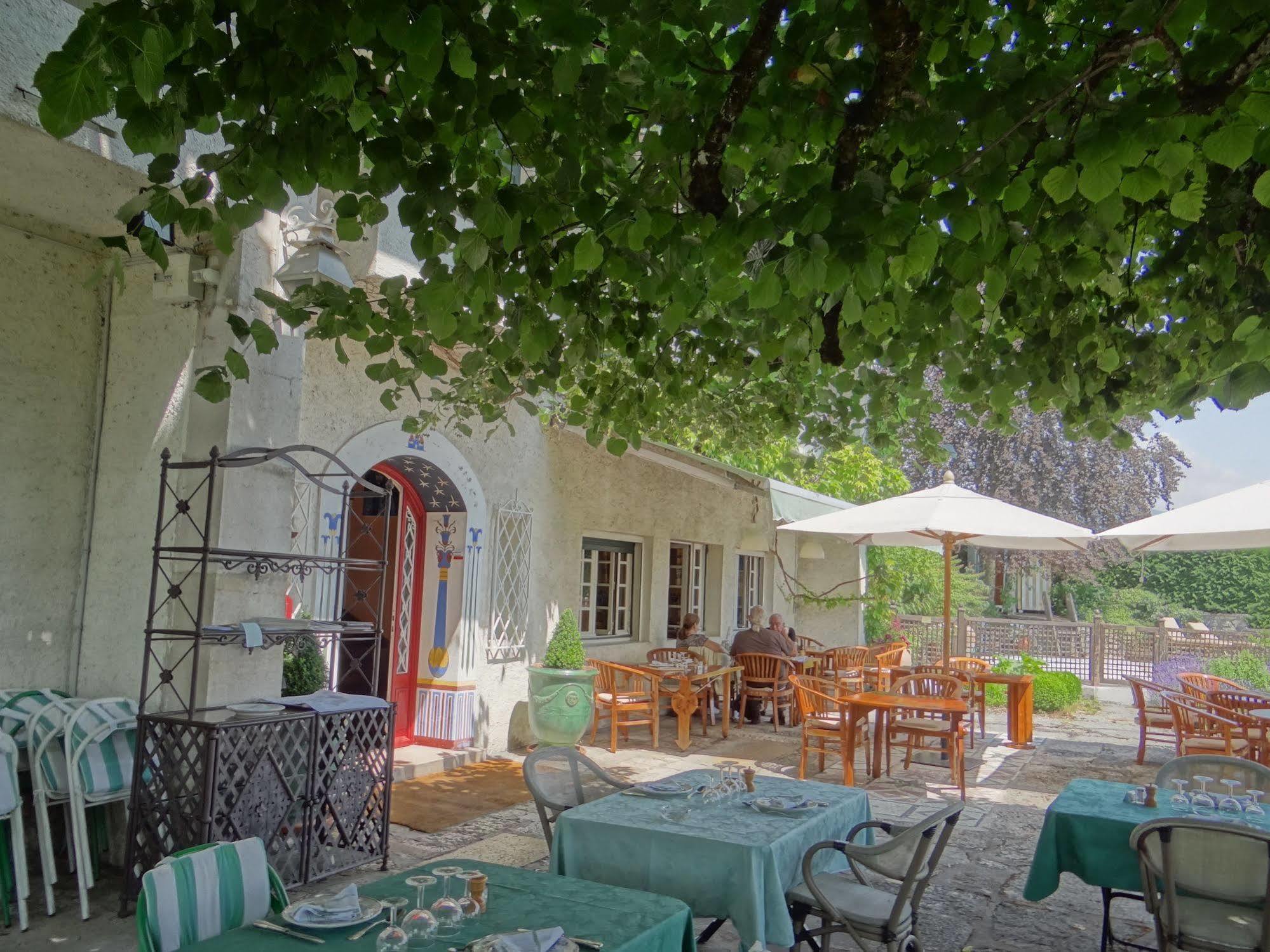 Auberge Des Chasseurs Échenevex Exteriör bild