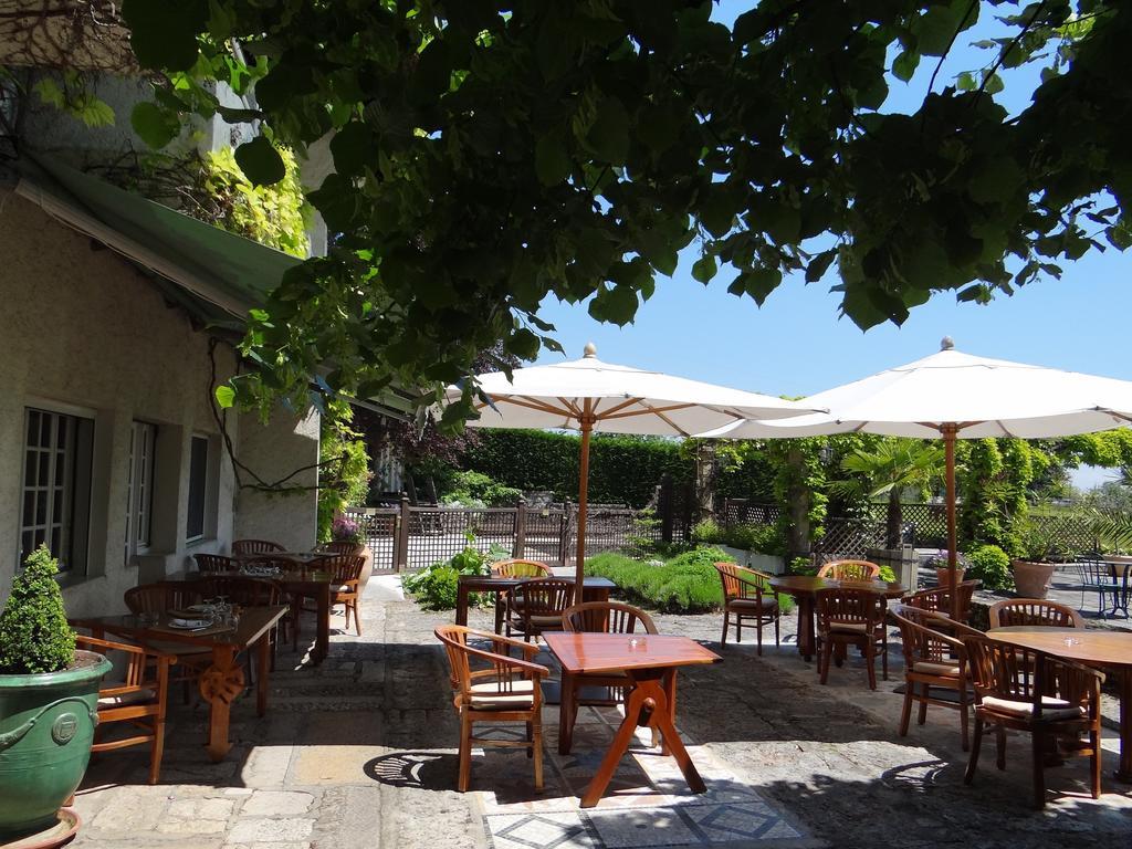 Auberge Des Chasseurs Échenevex Exteriör bild