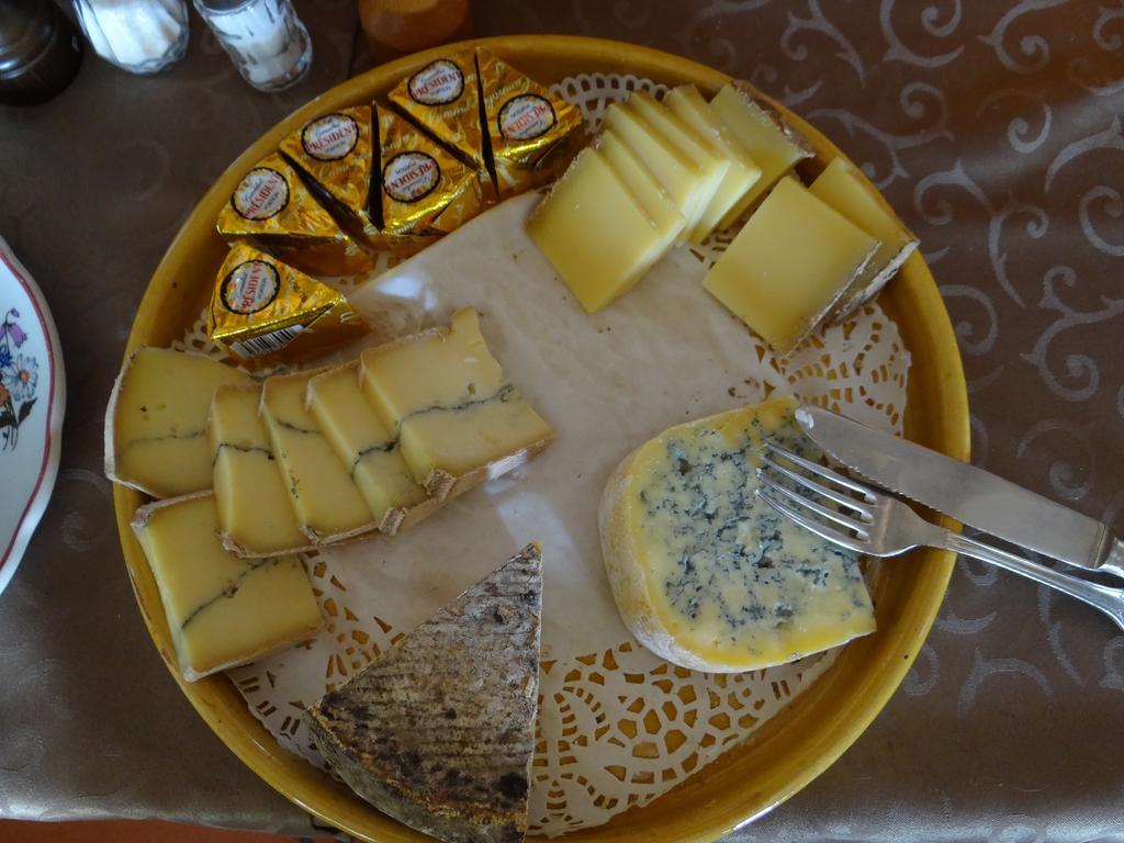 Auberge Des Chasseurs Échenevex Exteriör bild